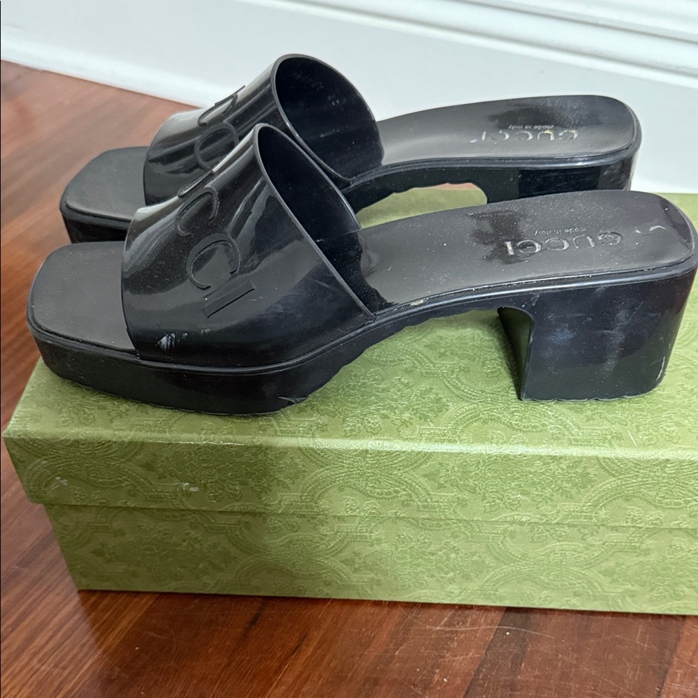 Gucci Glossy Black Slide Sandals - Picture 5 of 13
